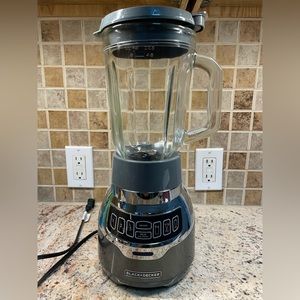 Black & Decker PowerCrush Digital Blender with Quiet Technology in Silver